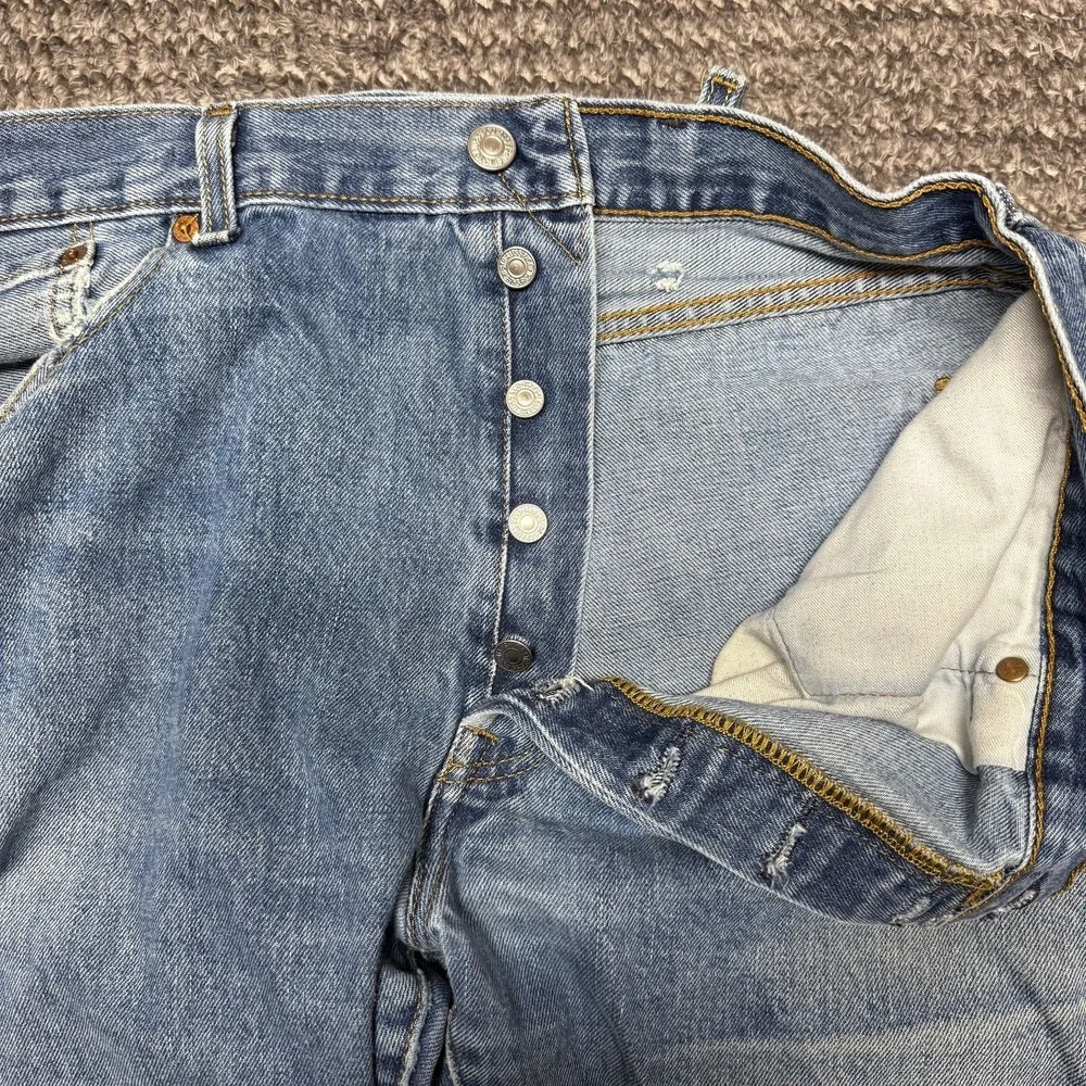 Levis 501 Mens Jeans 38x32 Medium Wash Blue Denim‎ Straight Leg Button Fly
